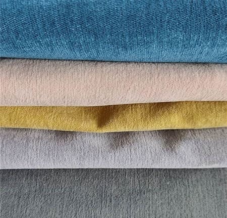 Colocación de papel pintado en pared